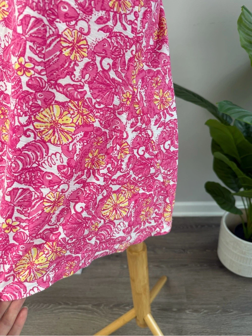 Lilly Pulitzer Gale Tank in Chum Bucket Pink Print size Small - Picture 4 of 9
